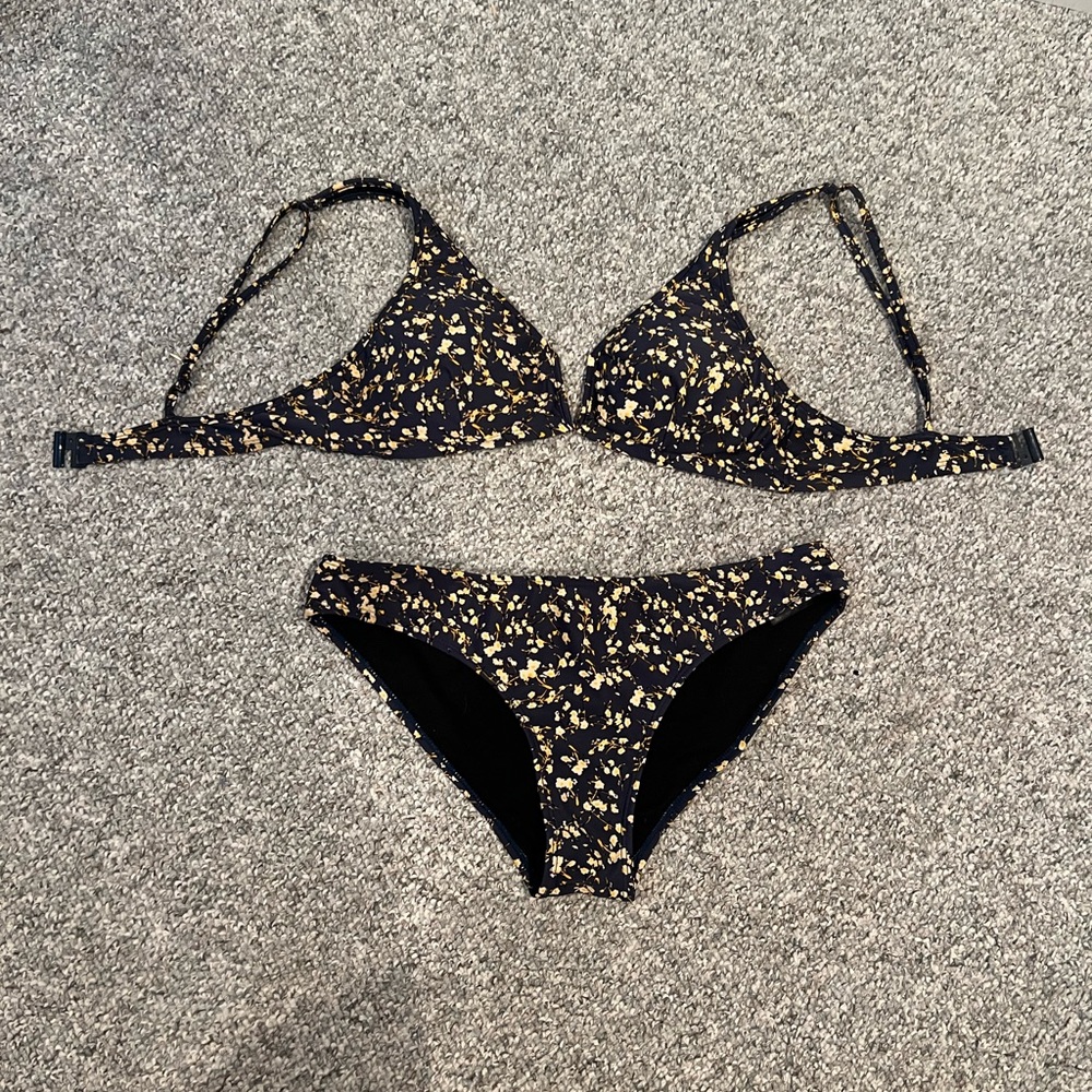 ICHI / bikini village navy blue floral bikini (M)